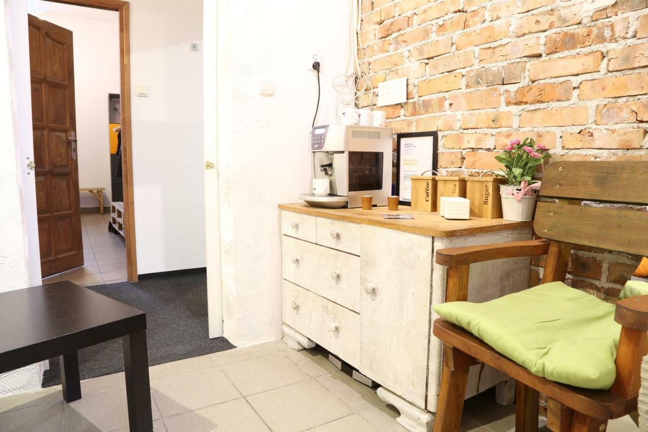 Hostel "Night O'Clock" - Restauracja, Parking I Darmowa Silownia - Wroclaw — Photos 3