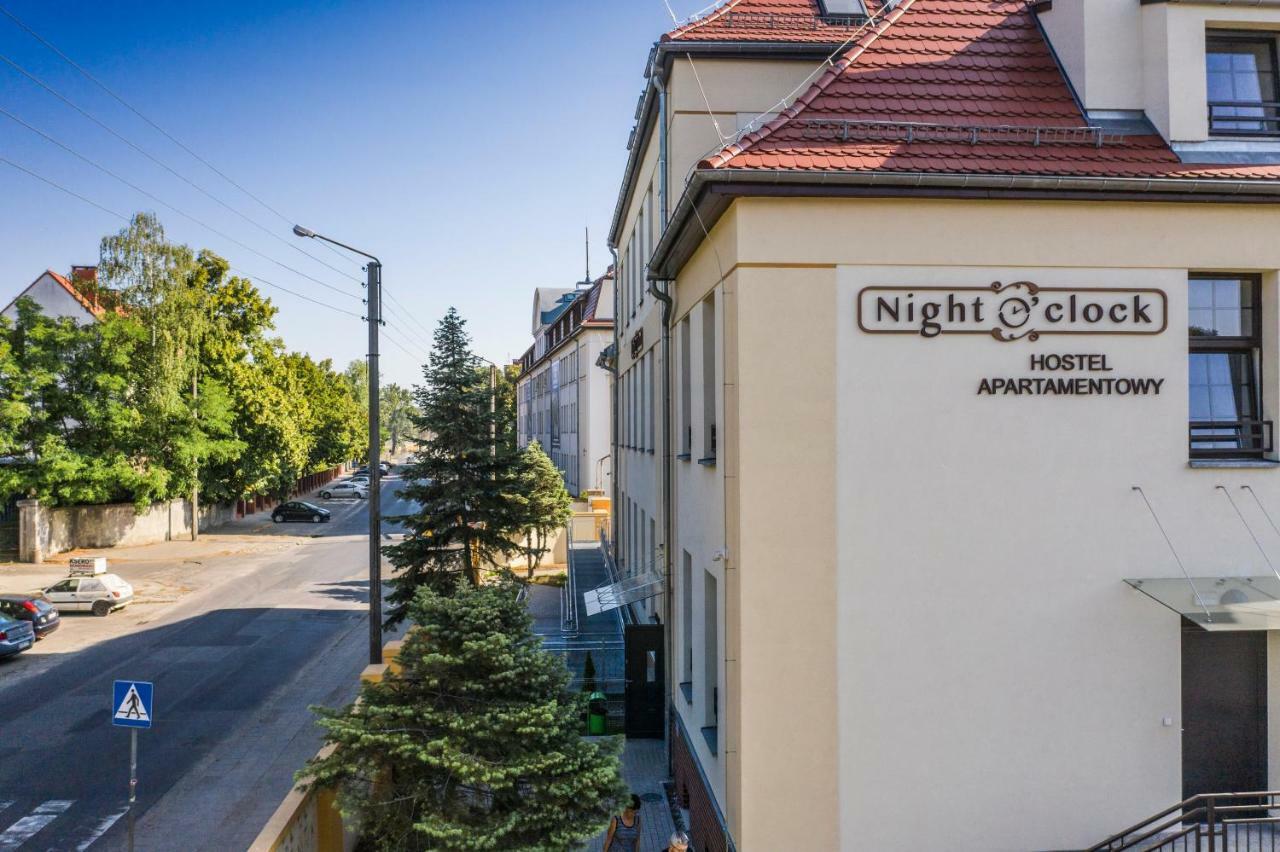 Hostel "Night O'Clock" - Restauracja, Parking I Darmowa Silownia - Wroclaw — Photos 1